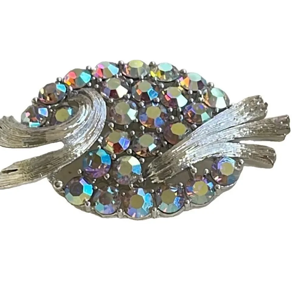 Lisner vintage 1950’s Aurora Borealis dazzling brooch.